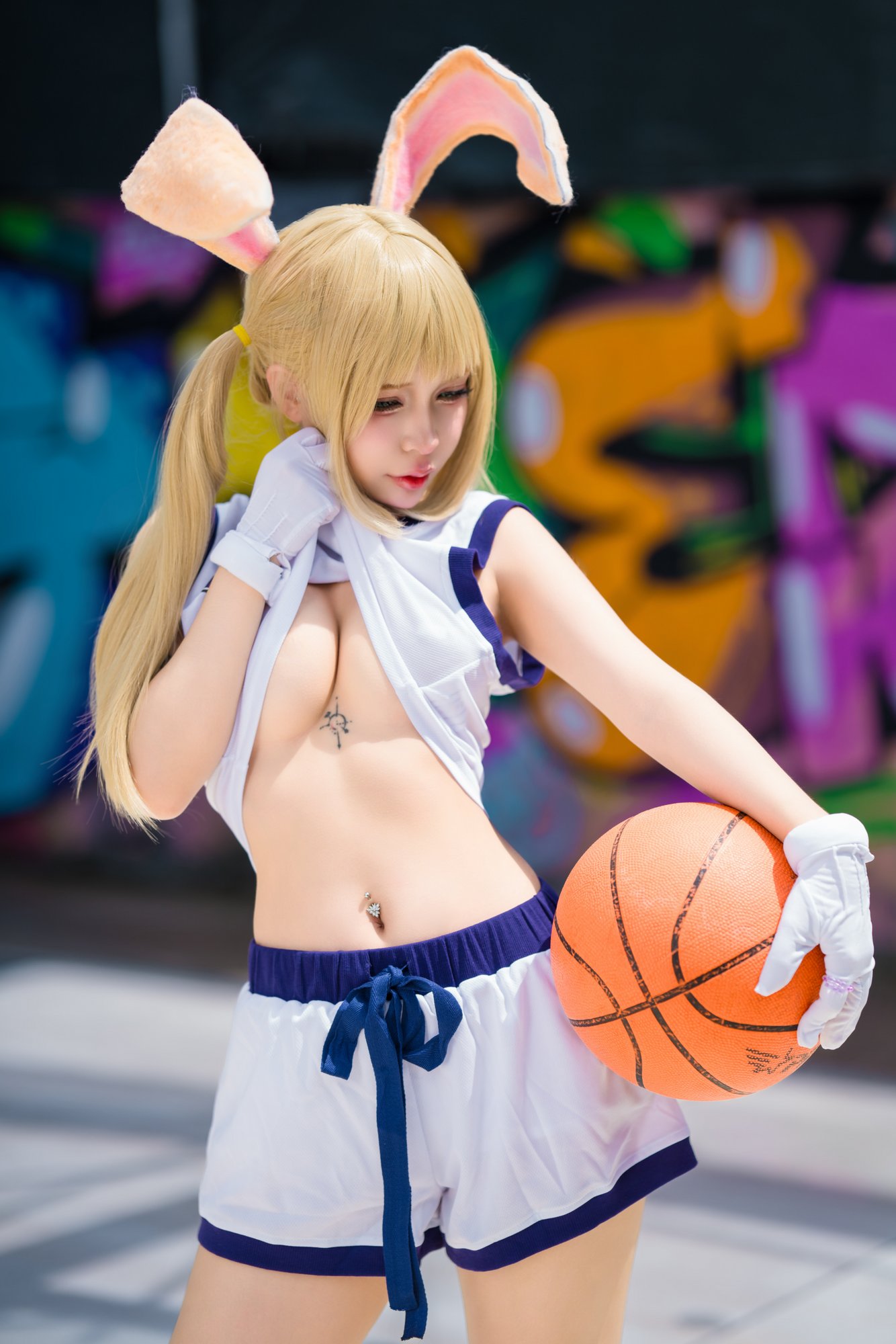 Umeko J - Lola Bunny Umeko J - Lola Bunny