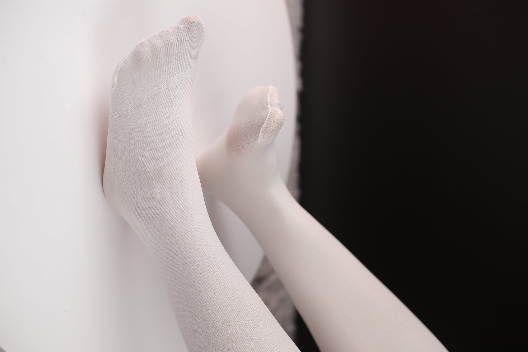 小糖果微甜 - 白丝黑色高跟