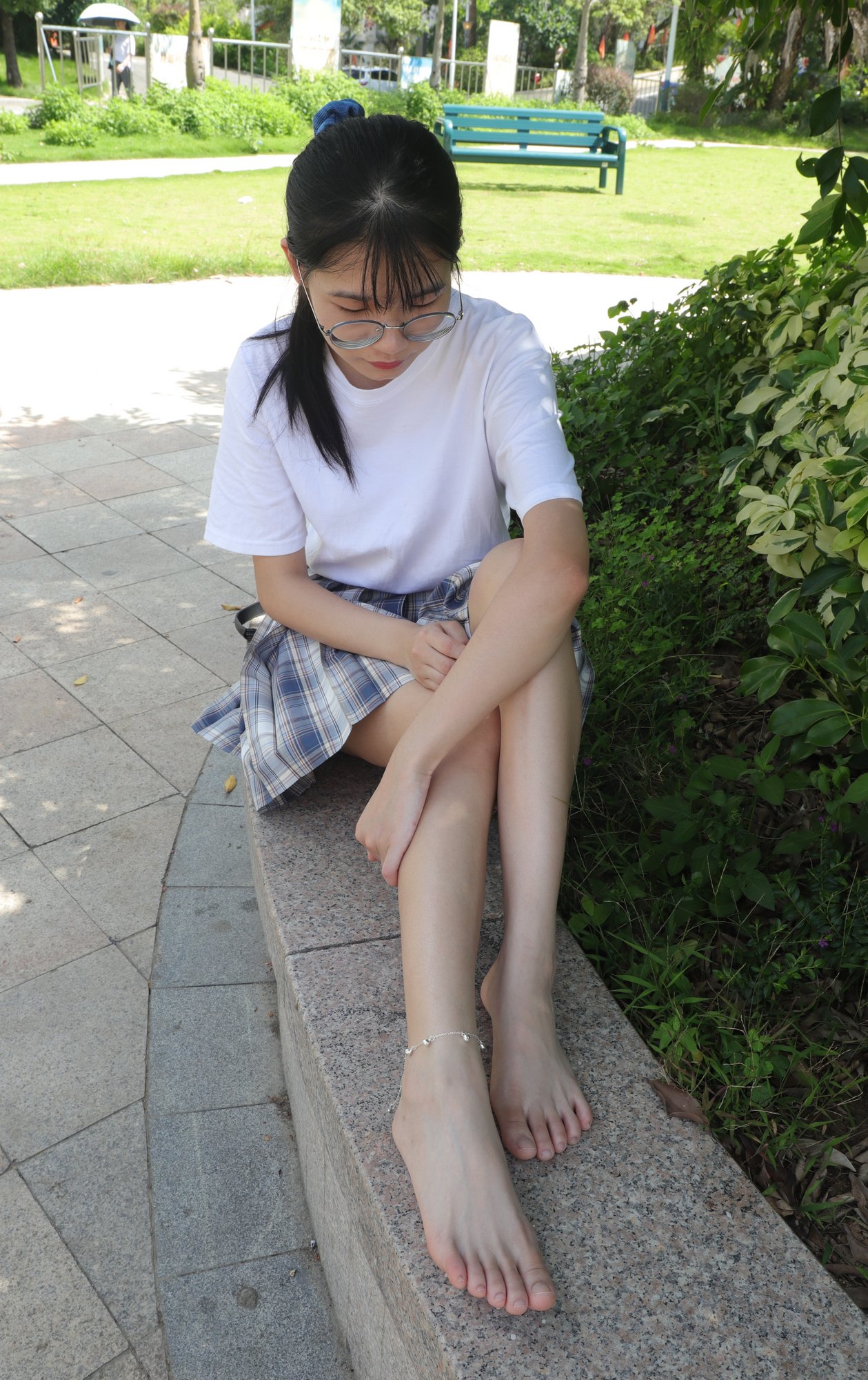 [Pary学生模拍] NO.003 大学生婉萍的雪白美脚 B