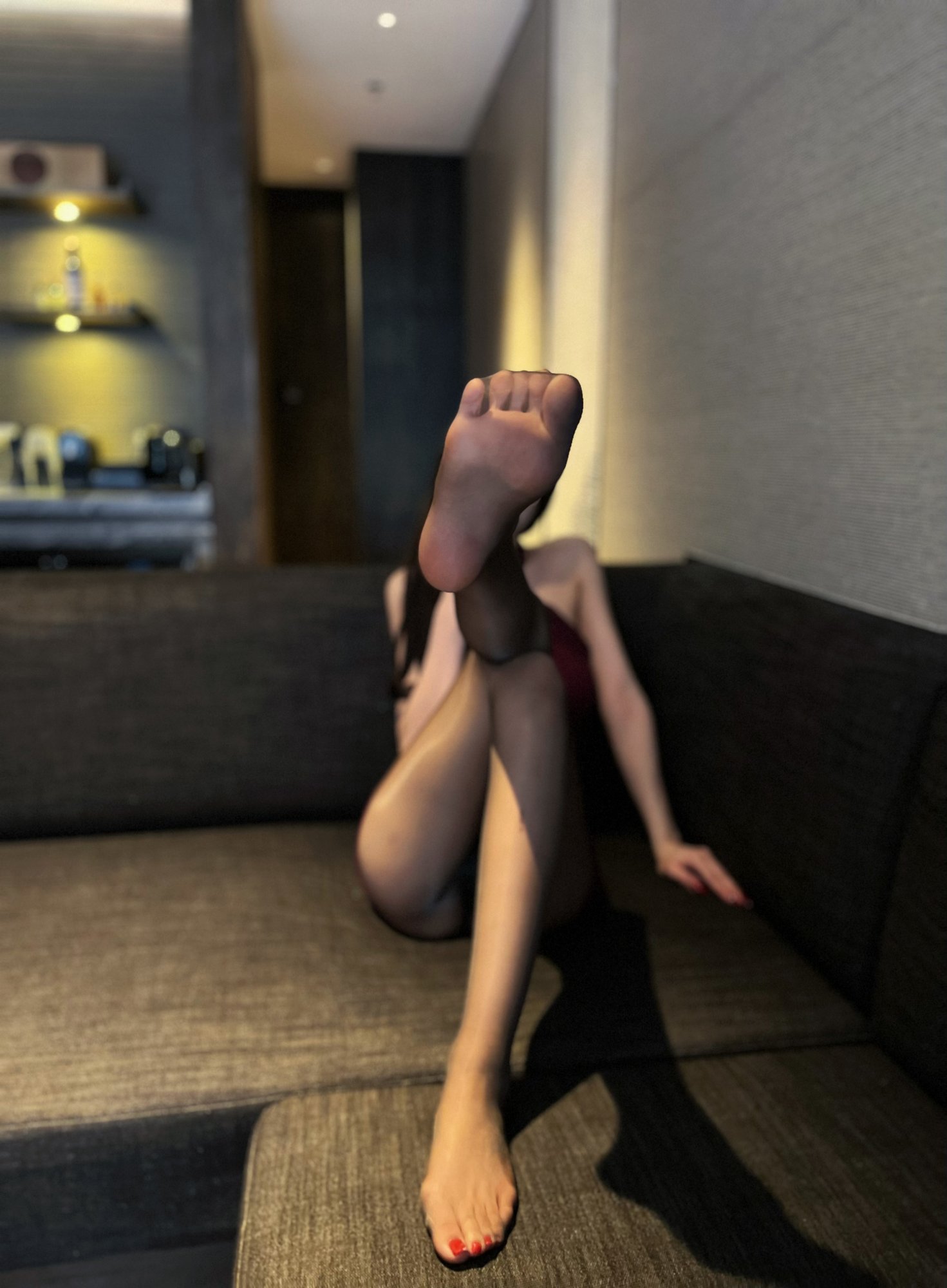 [居家映像] 脸红Dearie - 微密圈系列 丝袜脚踩道具